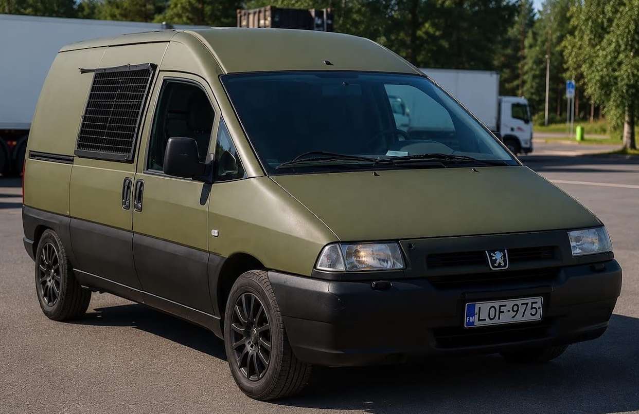 Мобільний броньований офіс Peugeot Expert із захистом від уламків